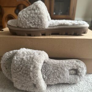 UGG- Women’s Fluffy Slip-ons, Beige, Size 9